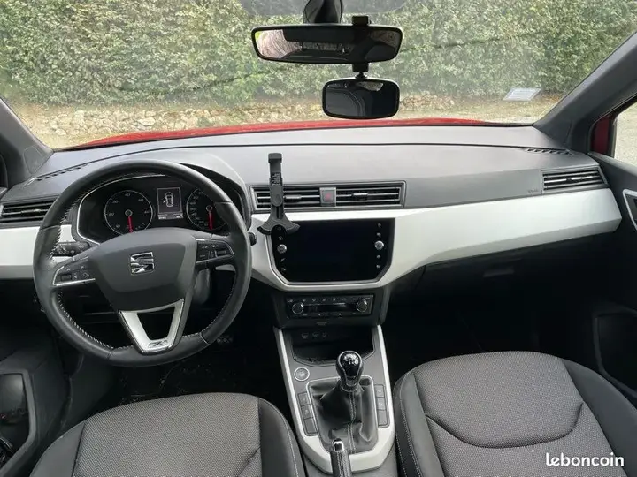 Seat Arona 2019 photo 3