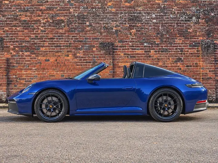 Porsche 911 2026 photo 2