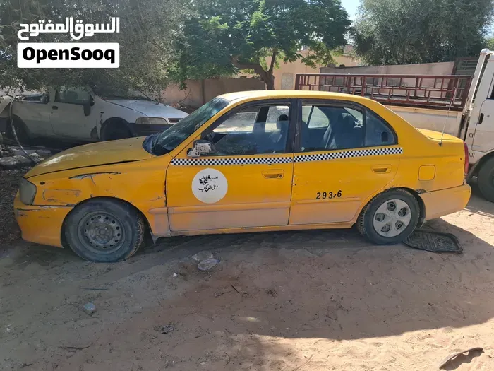 Hyundai Verna 2004 photo 2