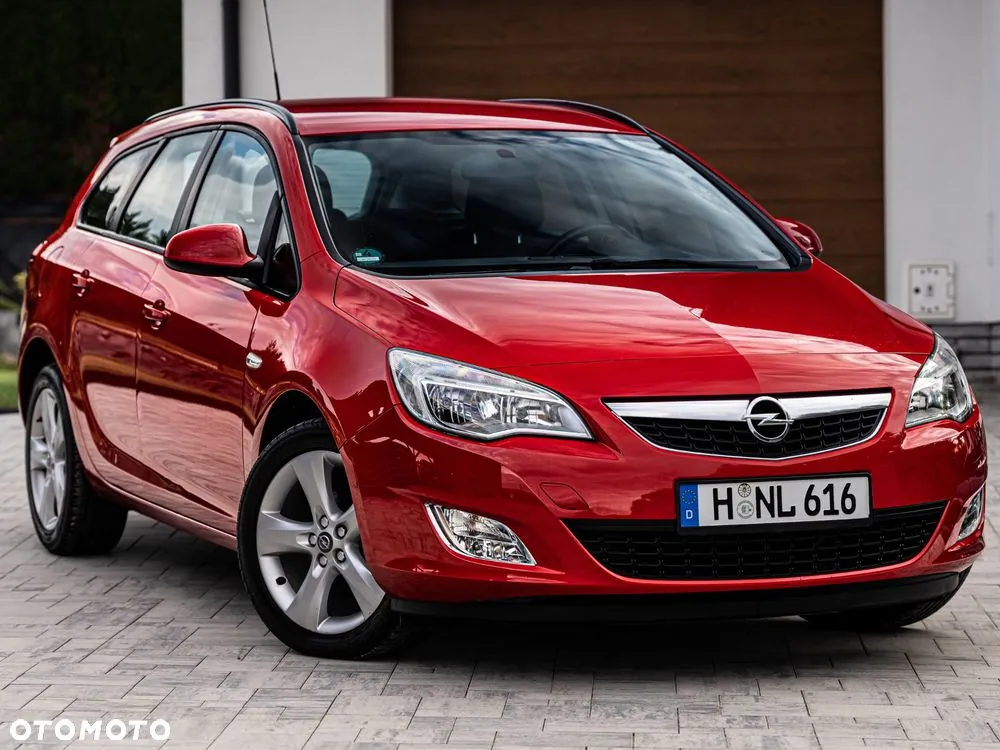 Opel Astra 2011 photo 4