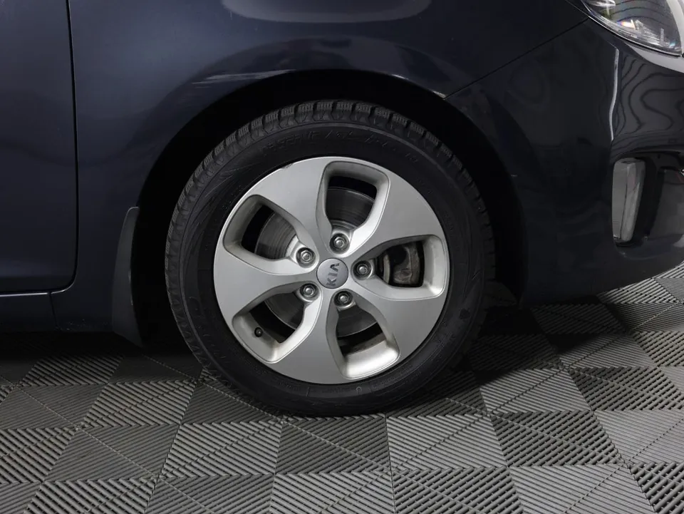 Kia Rondo 2015 photo 4