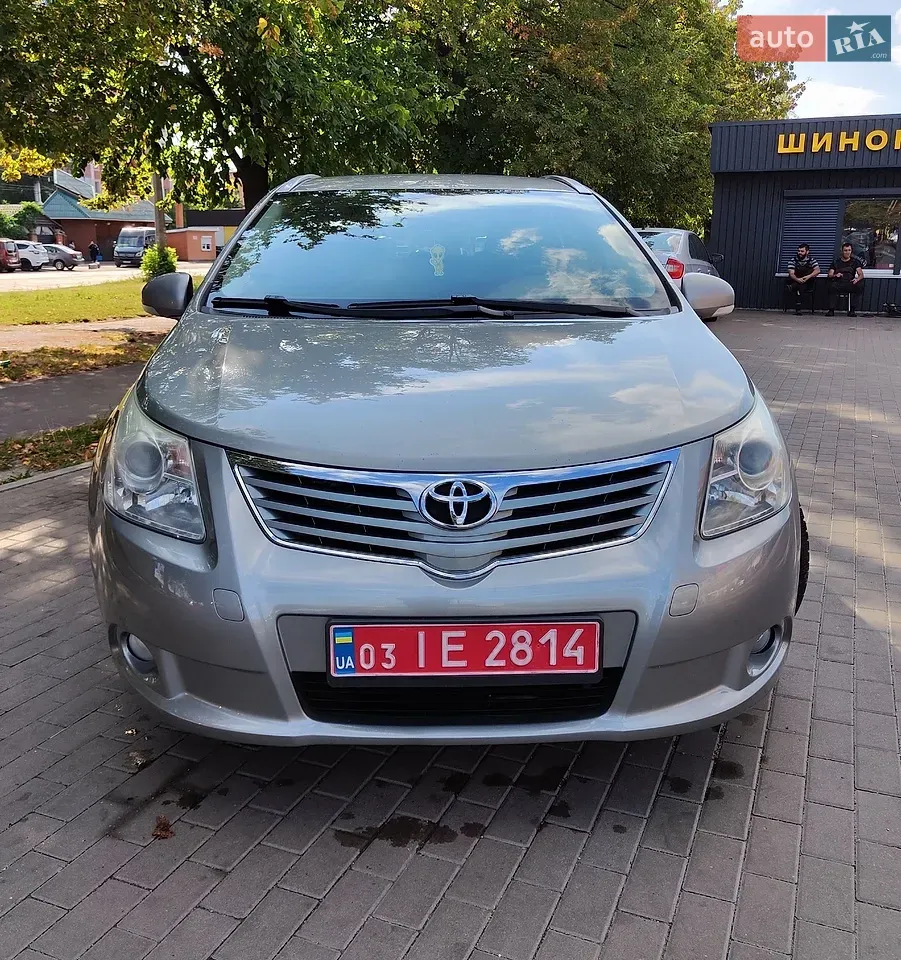 Toyota Avensis 2010 photo 2