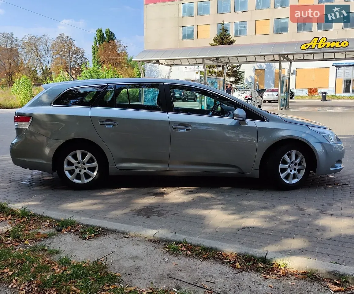 Toyota Avensis 2010 photo 4