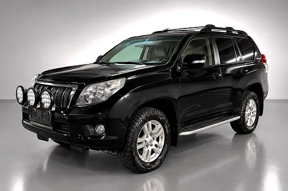 Toyota Land Cruiser 2013 photo 2