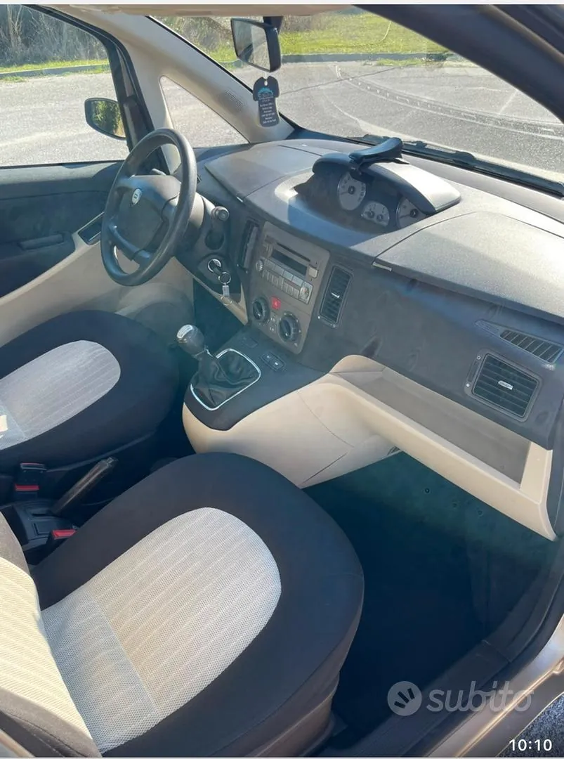 Lancia Musa 2007 photo 5