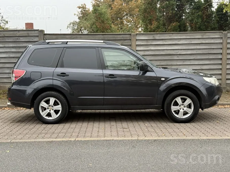 Subaru Forester 2010 photo 4