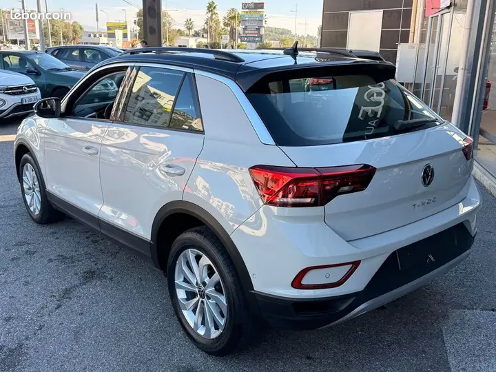 Volkswagen T-Roc 2023 photo 3