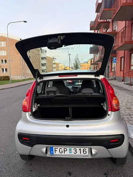 Peugeot 107 2008 photo 4