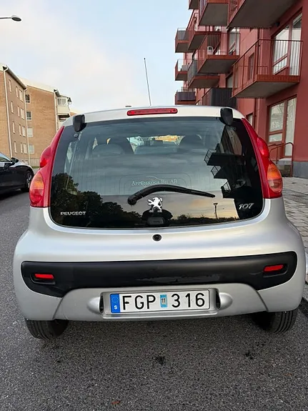 Peugeot 107 2008 photo 2