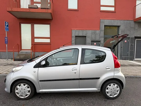 Peugeot 107 2008 photo 3