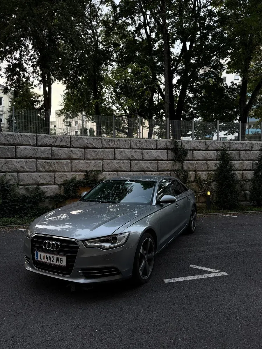 Audi A6 2011 photo 2