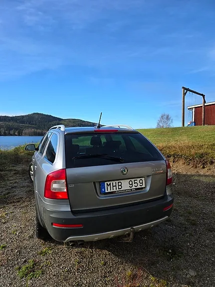 Skoda Octavia Scout 2012 photo 2