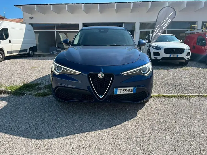 Alfa Romeo Stelvio 2018 photo 2