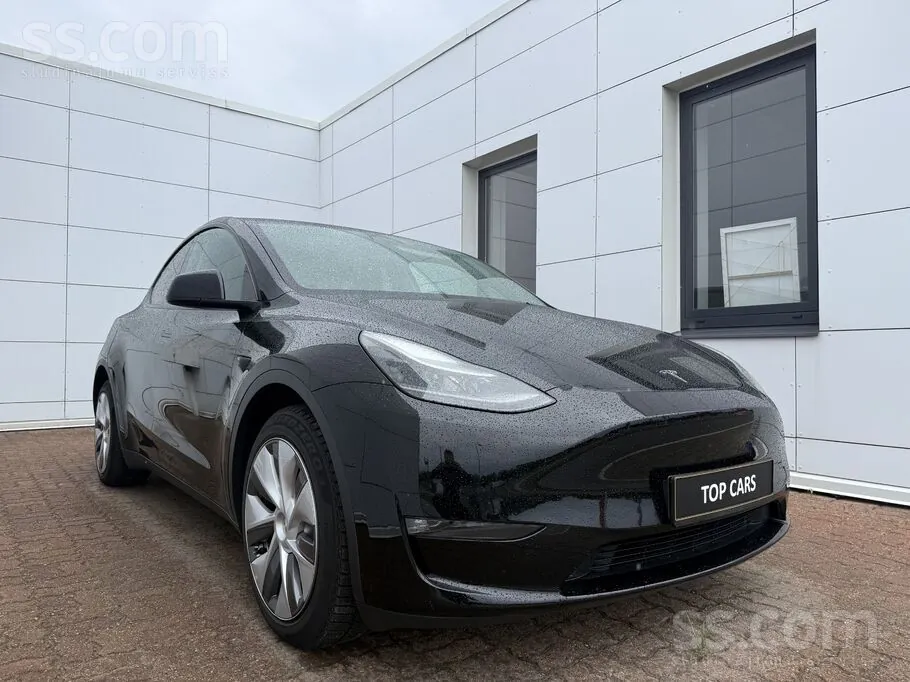 Tesla Model Y 2023 photo 2