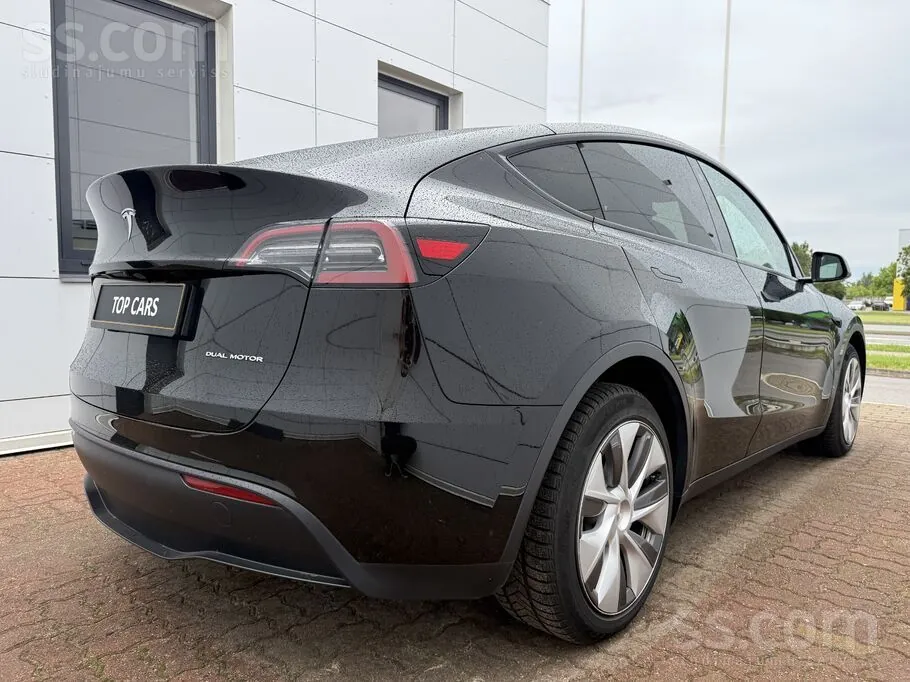 Tesla Model Y 2023 photo 4