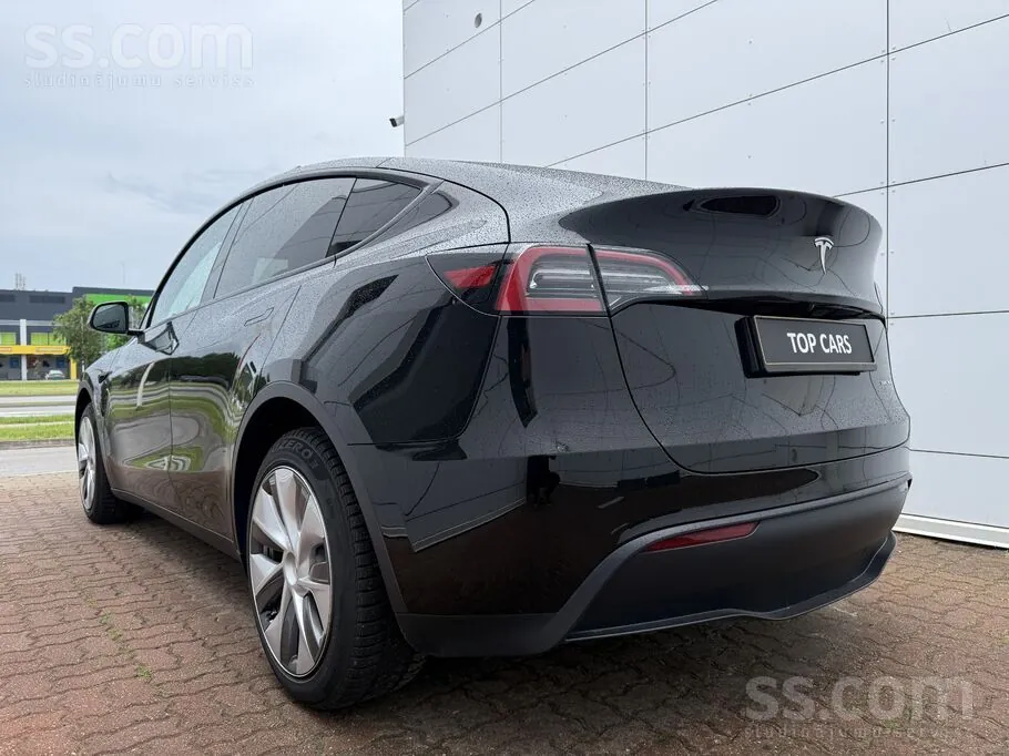 Tesla Model Y 2023 photo 3