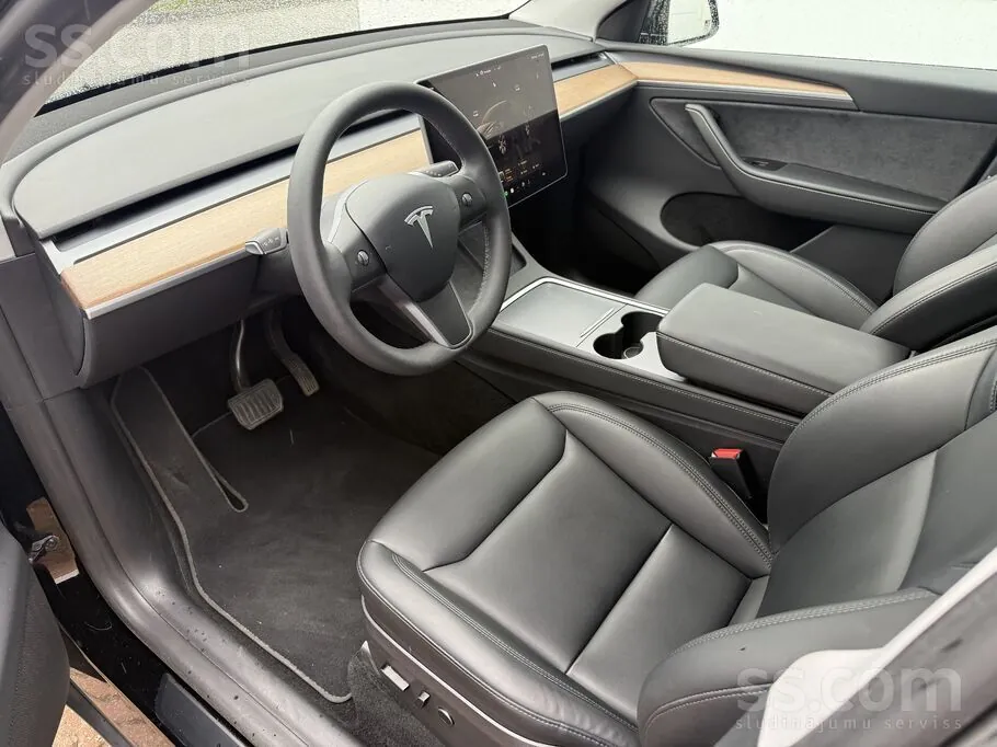 Tesla Model Y 2023 photo 5