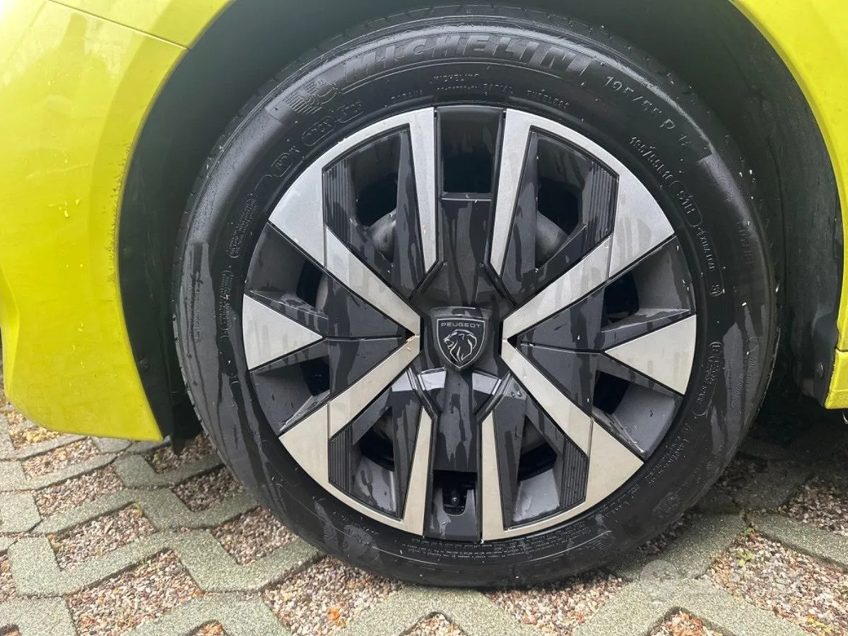 Peugeot 208 2024 photo 5