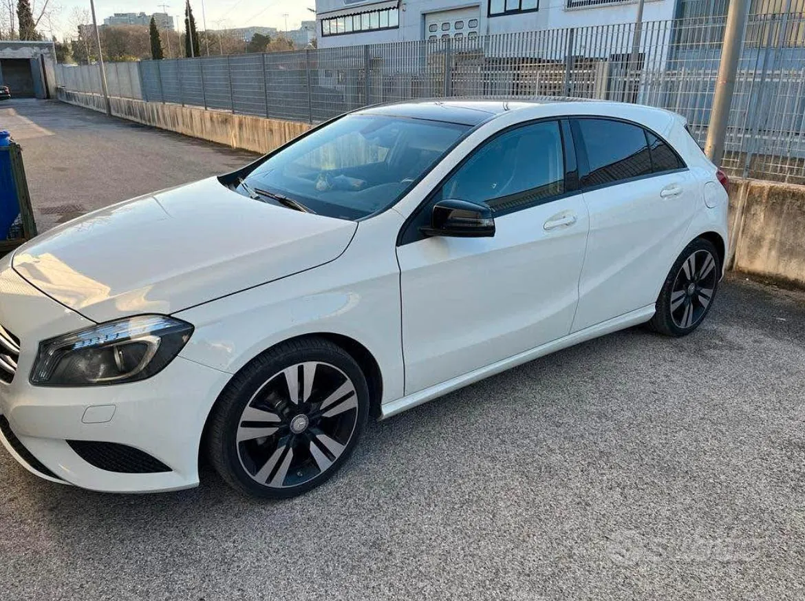Mercedes-Benz A-Class 2015 photo 4
