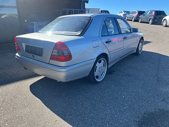 Mercedes-Benz C200 1994 photo 4