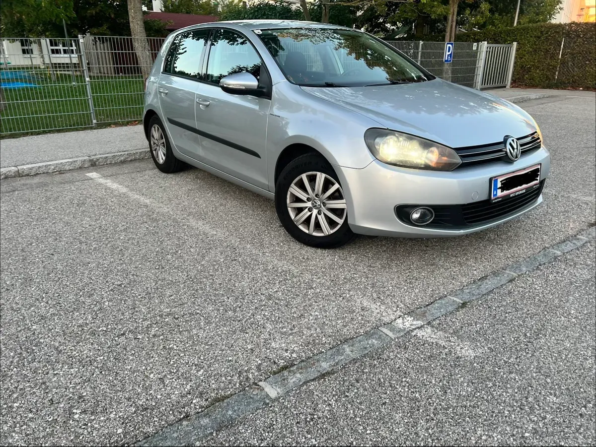 Volkswagen Golf 2012 photo 2