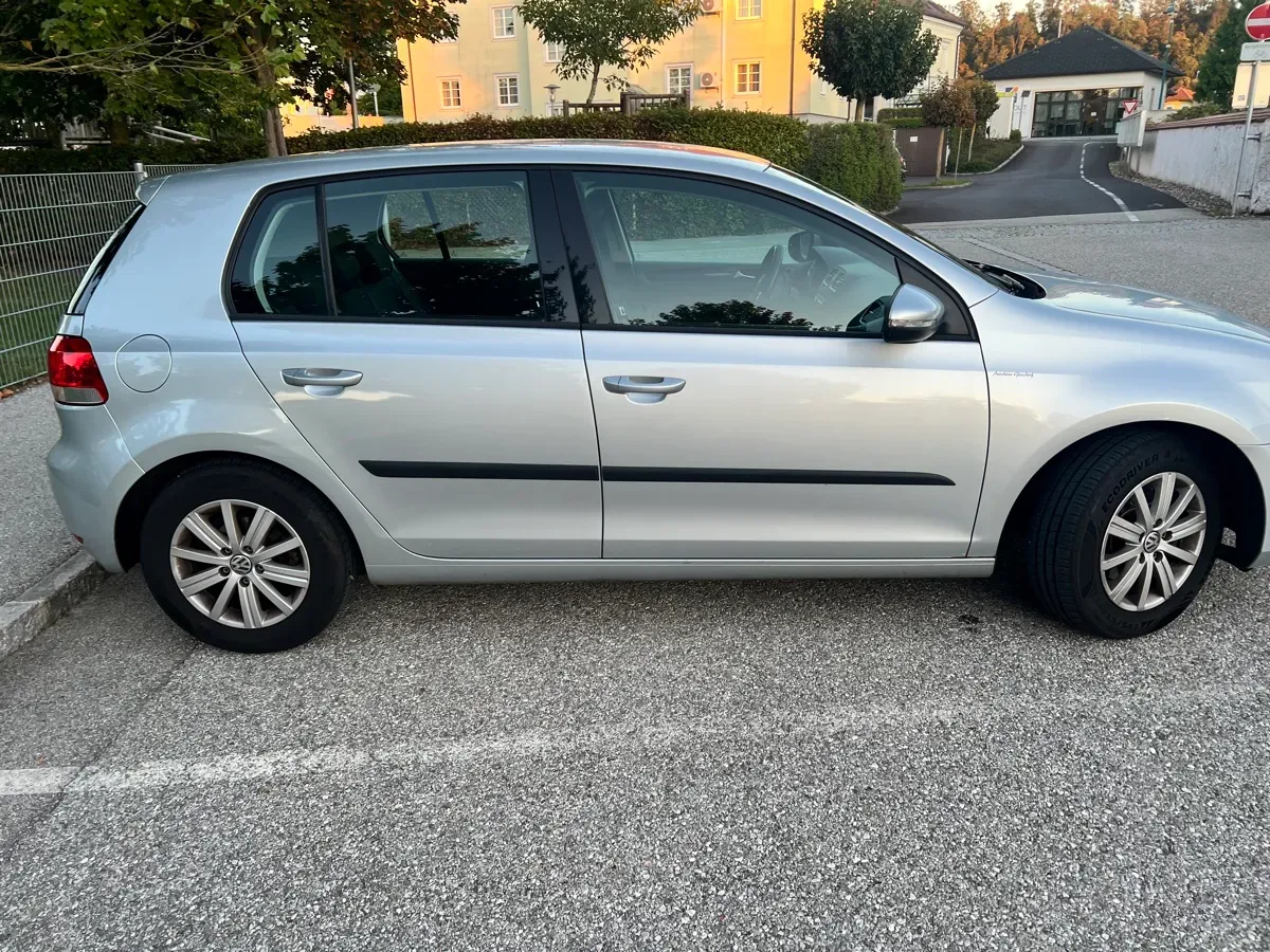 Volkswagen Golf 2012 photo 3