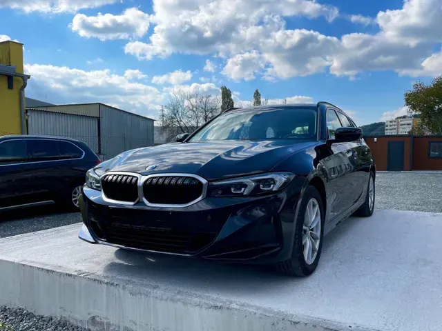 BMW 3 Series 2022 photo 2