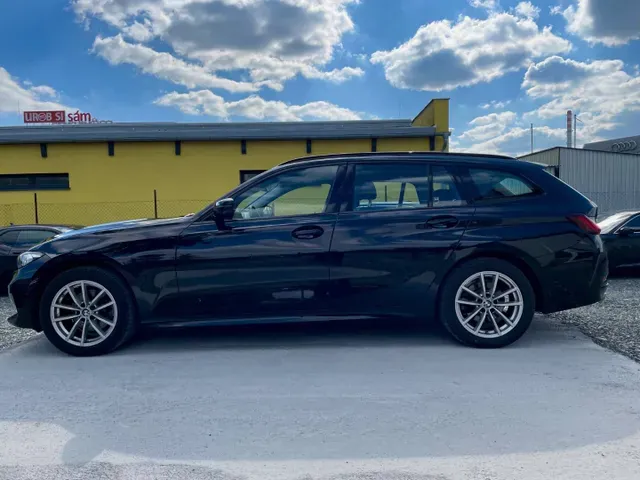 BMW 3 Series 2022 photo 4