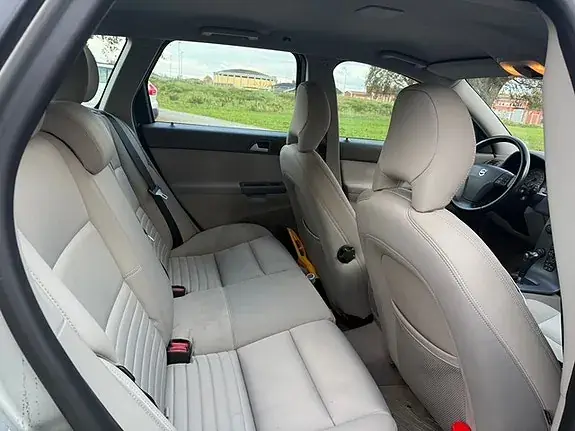 Volvo V50 2007 photo 2