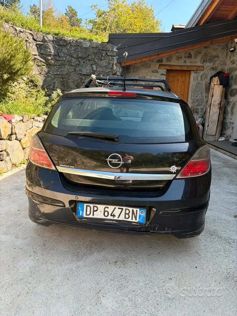 Opel Astra 2008 photo 2