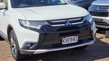 Mitsubishi Outlander 2017 photo 3