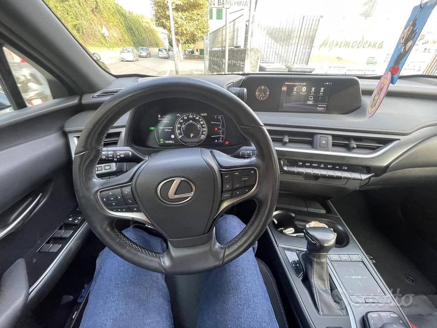 Lexus Ux 2019 photo 4