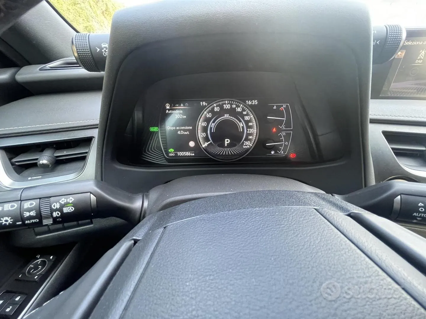 Lexus Ux 2019 photo 3