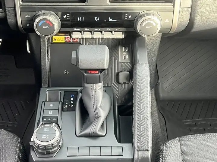Toyota 4Runner 2026 photo 4