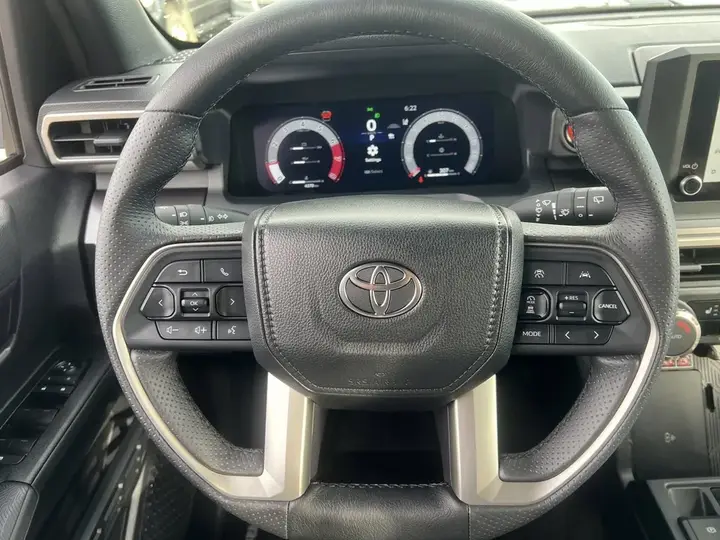 Toyota 4Runner 2026 photo 2