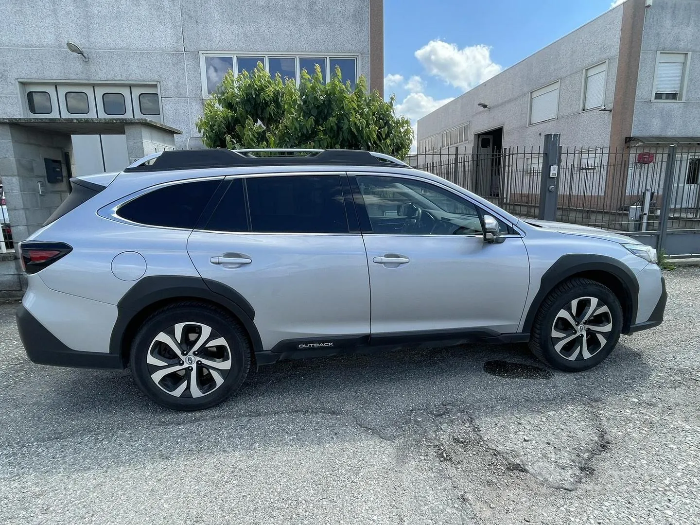 Subaru Outback 2022 photo 2