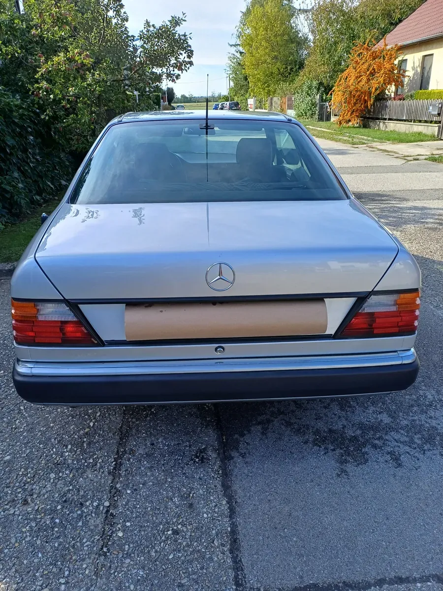 Mercedes-Benz C-Class 1992 photo 3