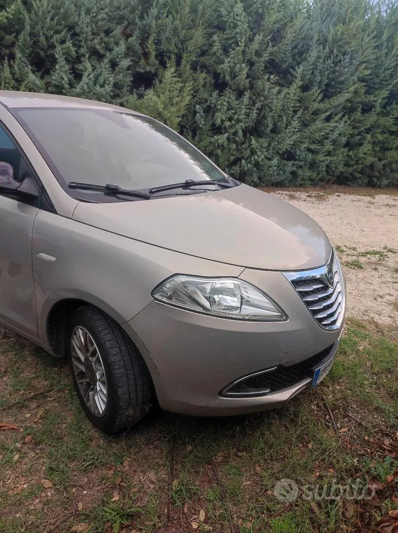 Lancia Ypsilon