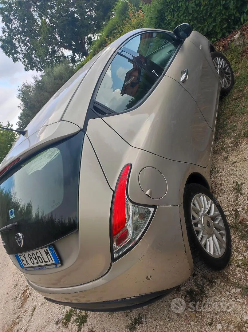 Lancia Ypsilon 2014 photo 2