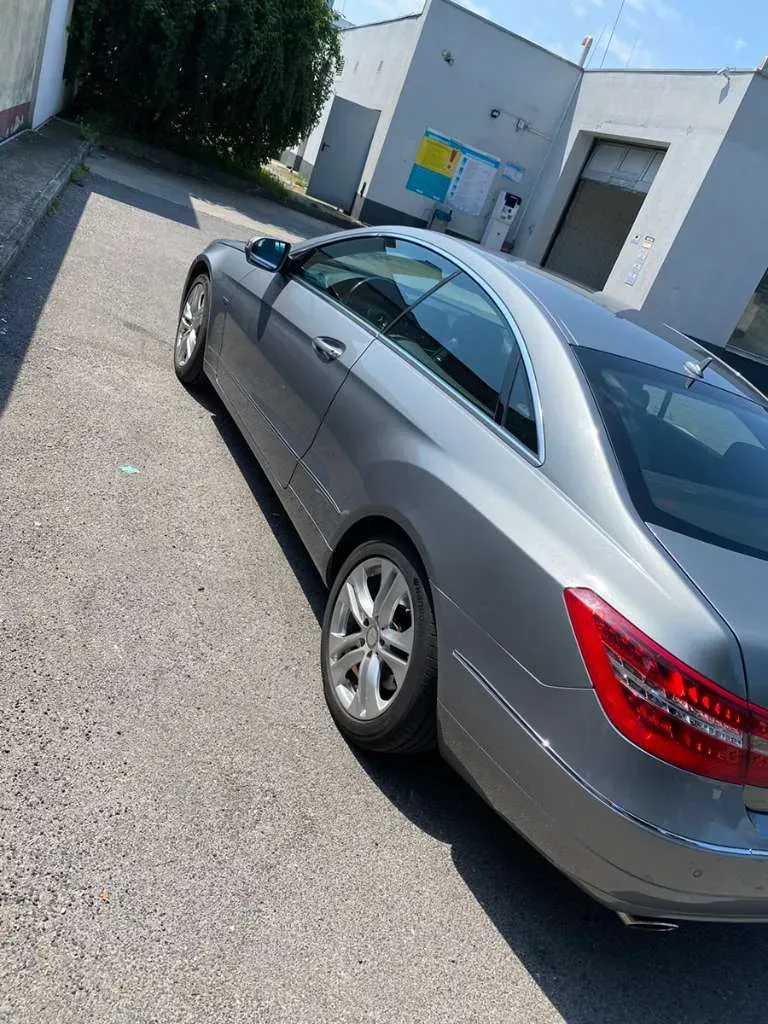 Mercedes-Benz Eklasse 2009 photo 3