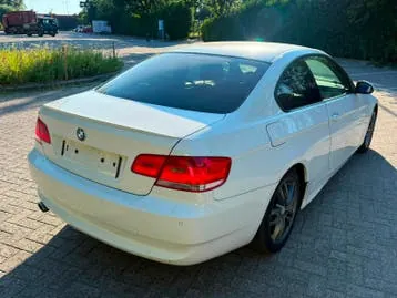 BMW 320D 2006 photo 2