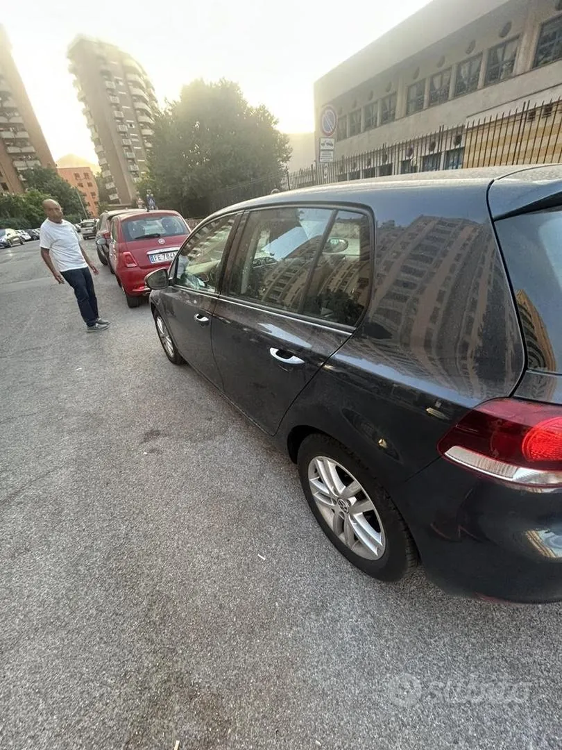 Volkswagen Golf 2010 photo 2