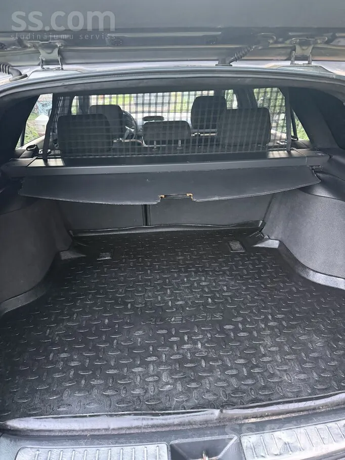 Toyota Avensis 2004 photo 5
