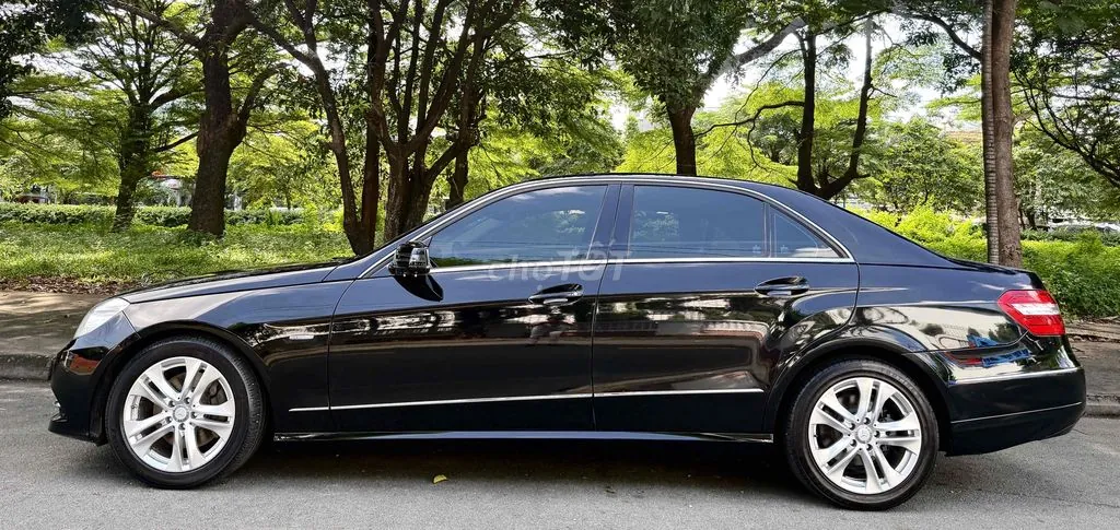 Mercedes-Benz E-Class 2010 photo 3