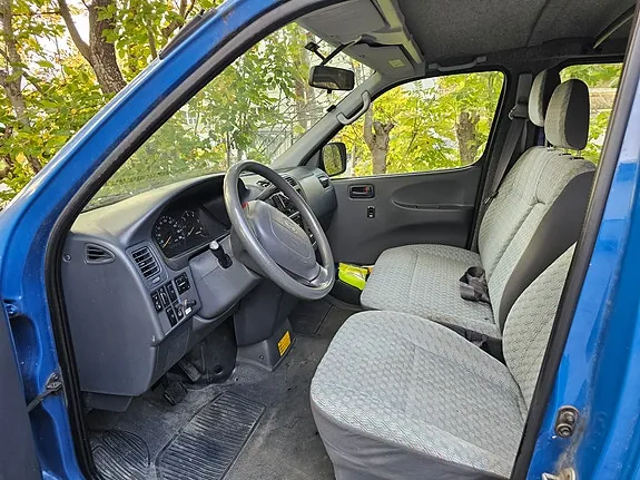Toyota Hiace 2004 photo 2