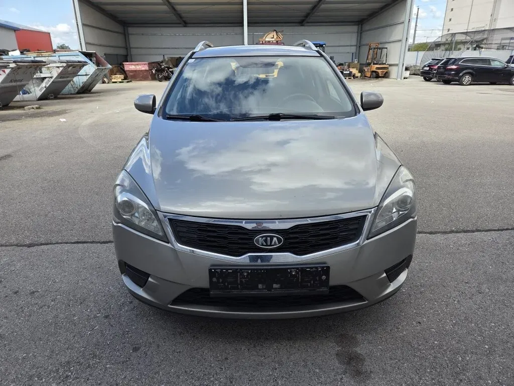 Kia Ceed 2011 photo 2