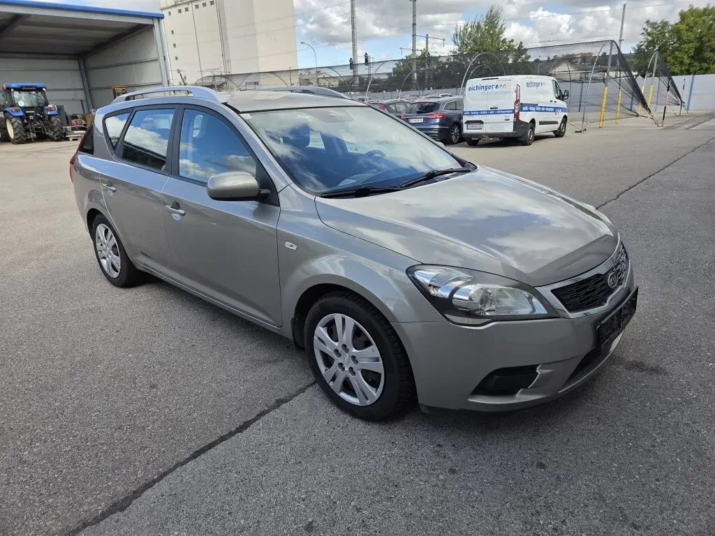 Kia Ceed 2011 photo 3