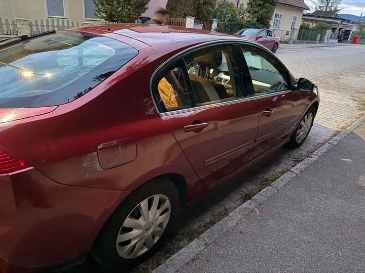 Renault Laguna 2008 photo 3