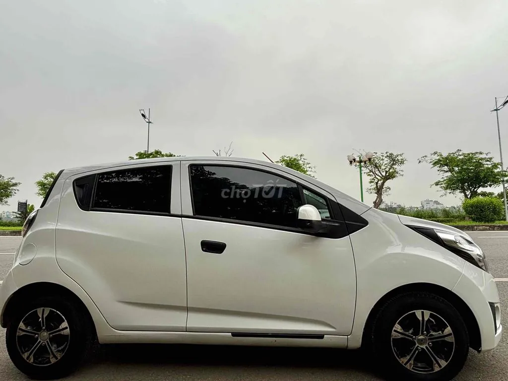 Chevrolet Spark 2011 photo 3