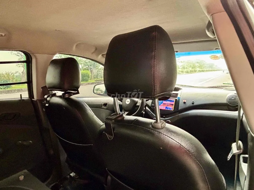 Chevrolet Spark 2011 photo 4